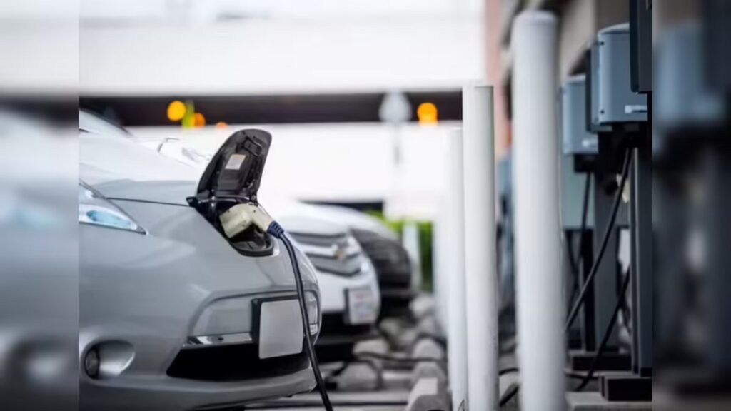 TANGEDCO to Set Up 100 EV Charging Stations Across Tamil Nadu Highways