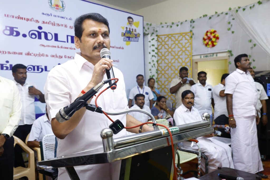 Hon’ble Karur MLA Thiru. V. Senthil Balaji, along with District Collector Thiru. Thangavel, IAS, interacting with the public and receiving petitions during the #UngaludanStalin special grievance redressal camp held at Rasi Murugan Mahal, Kadapparai Panchayat, Karur district.