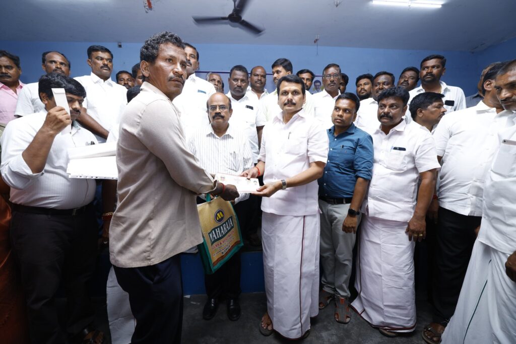 V. Senthil Balaji receiving petitions from residents during the #UngaludanStalin special camp at Periyar Nagar Community Hall, Andankoil East Panchayat, Karur district — in the presence of Karur District Collector Thiru. Thangavel, IAS, local representatives, and the public.
