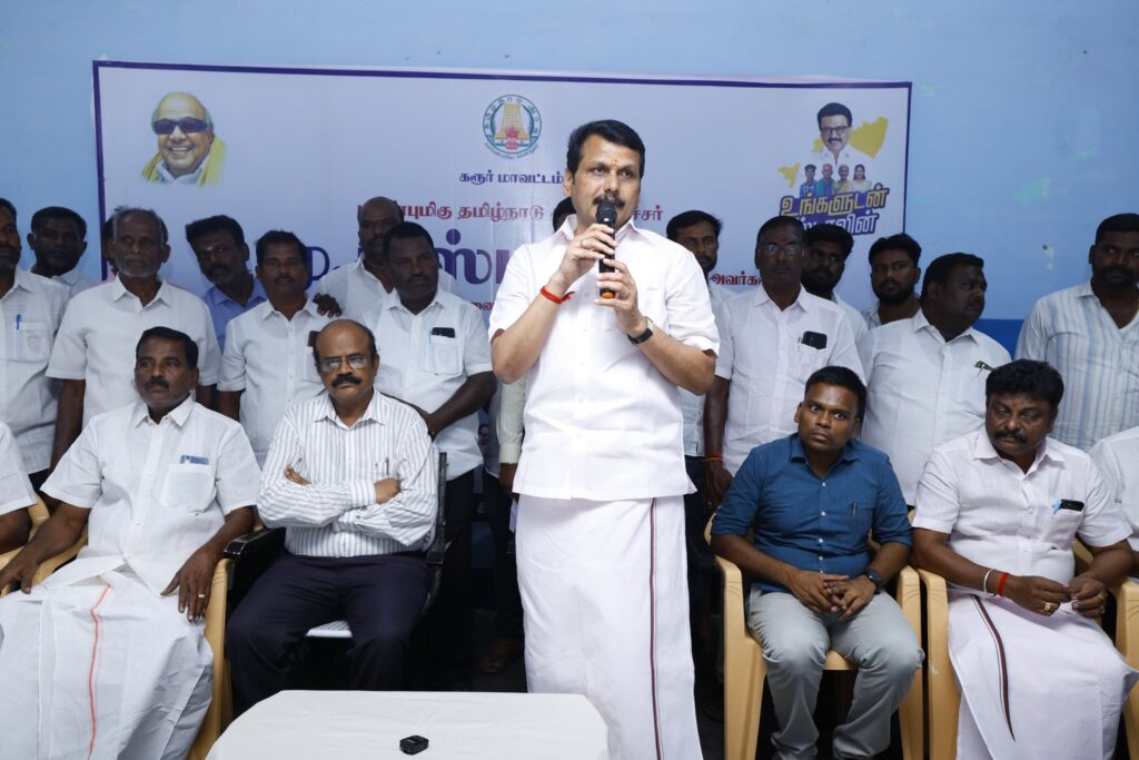 V. Senthil Balaji receiving petitions from residents during the #UngaludanStalin special camp at Periyar Nagar Community Hall, Andankoil East Panchayat, Karur district — in the presence of Karur District Collector Thiru. Thangavel, IAS, local representatives, and the public.