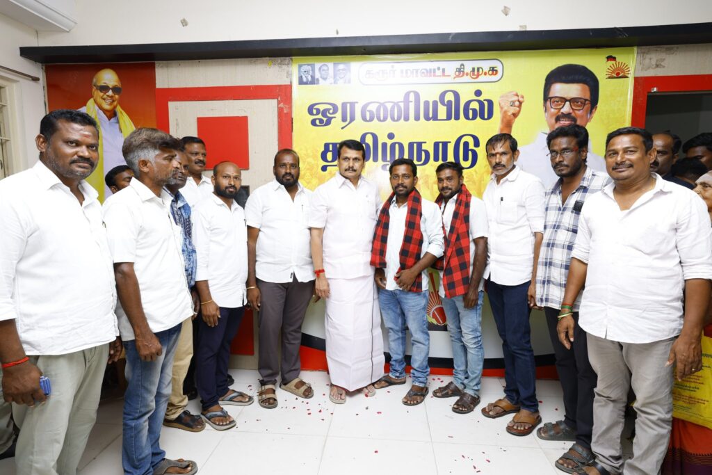 Recognizing that the leadership of Hon’ble Tamil Nadu Chief Minister Thalapathy M.K. Stalin—who has elevated Tamil Nadu’s growth rate to 11.19%—is essential for the State’s progress, Mr. Sivabalan and Mr. Ganesh, members of the AIADMK West Zone IT Wing from Ward 2 of Karur City Municipal Corporation, joined the DMK today – V. Senthil Balaji